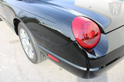 2005 Ford Thunderbird Deluxe