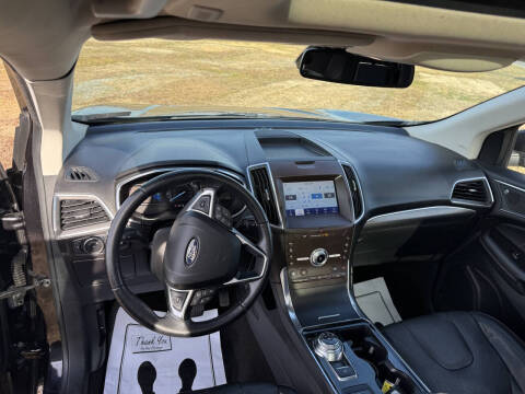 2020 Ford Edge Titanium