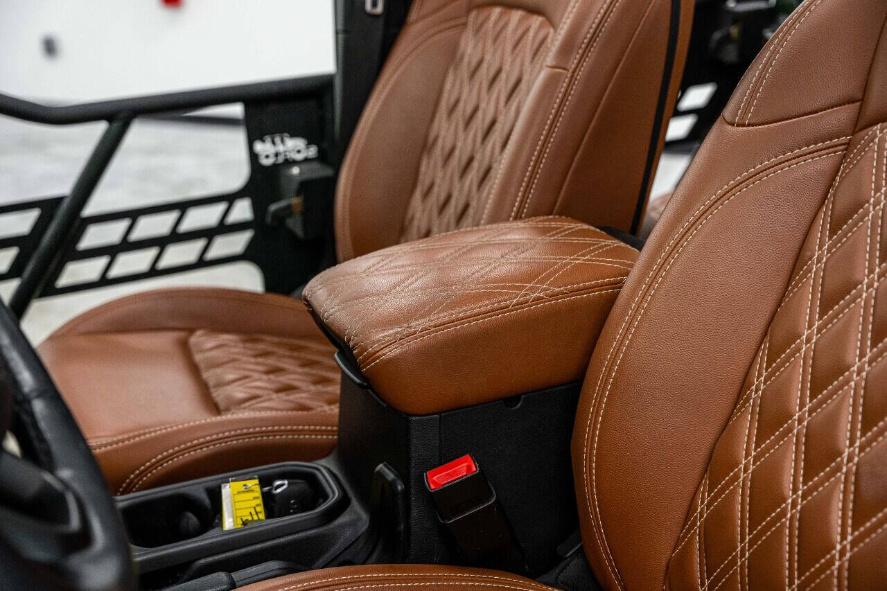 2018 JEEP Wrangler SUV / Crossover - $47,999