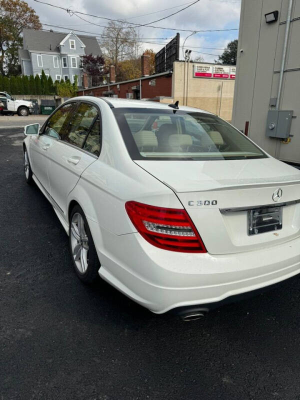 2012 Mercedes-Benz C-Class C300 Luxury photo 9