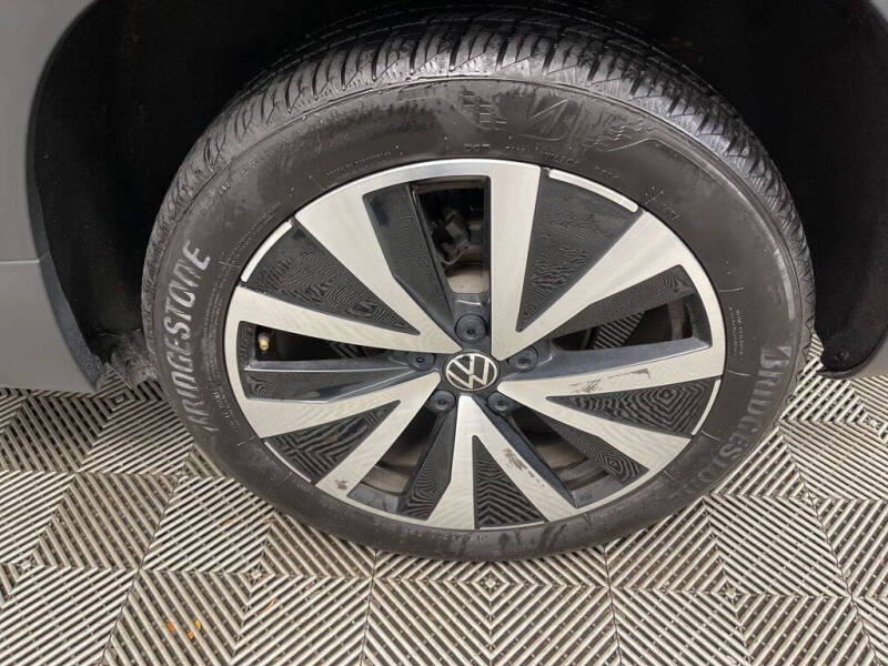 2024 Volkswagen Taos SE