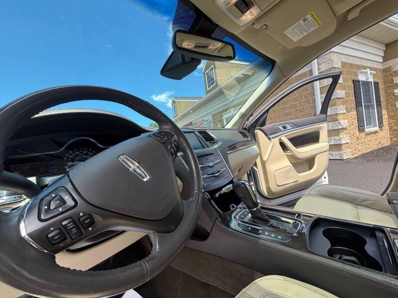 2015 Lincoln MKS