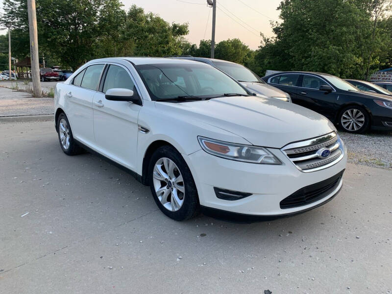 2012 Ford Taurus for sale at Dutch and Dillon Car Sales in Lee's Summit MO