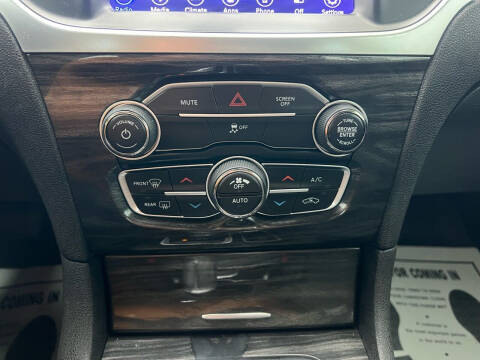 2018 Chrysler 300 Touring