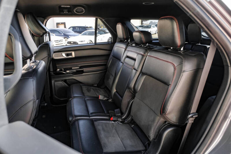 2022 Ford Explorer ST-Line