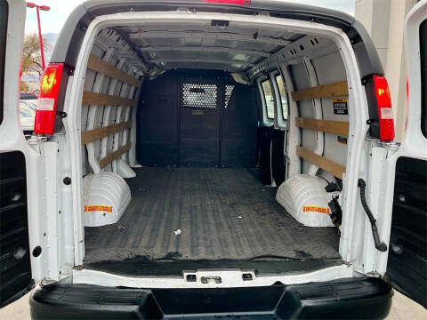 2023 Chevrolet Express 2500