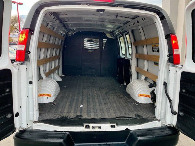 2023 Chevrolet Express 2500