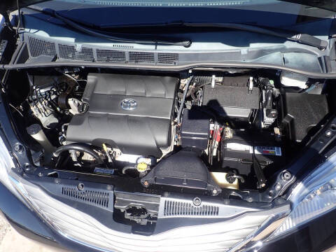 2013 Toyota Sienna XLE 8-Passenger