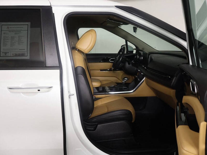 2023 Kia Carnival EX