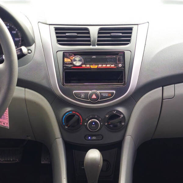 2016 Hyundai Accent SE