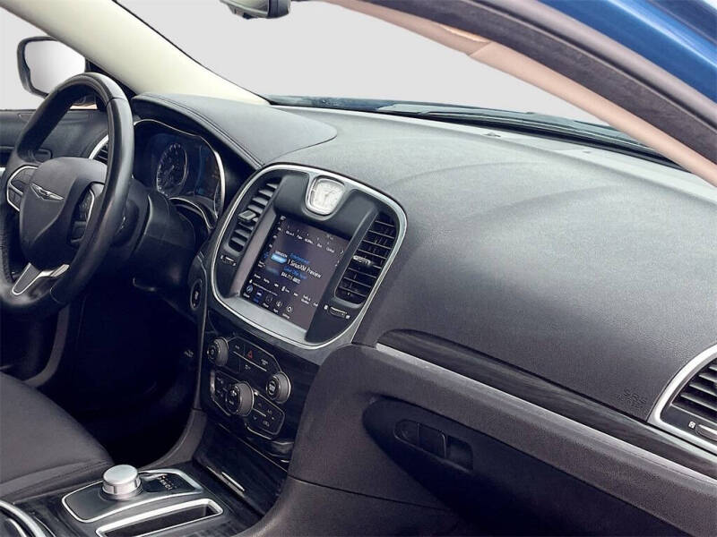 2021 Chrysler 300 Touring