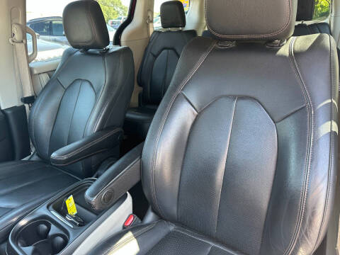 2020 Chrysler Pacifica Touring L