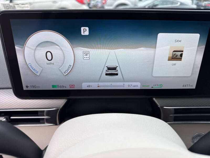 2024 Genesis GV60 Standard