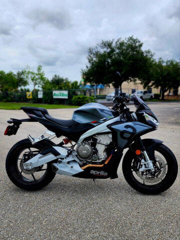 2023 Aprilia Tuono 660