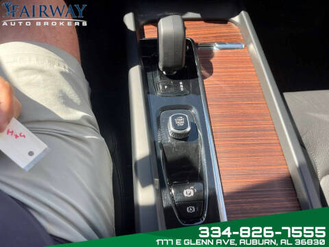 2023 Volvo XC60 B5 Plus Dark Theme