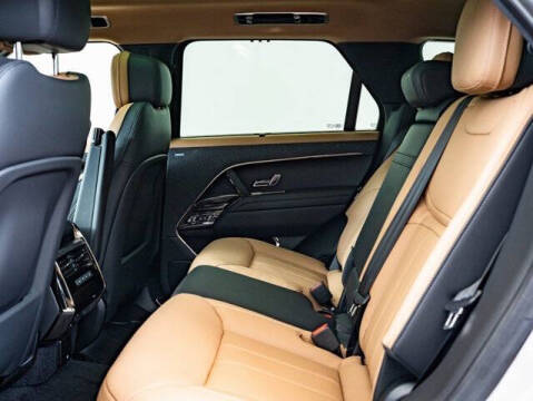 2025 Land Rover Range Rover Sport P460e Dynamic SE