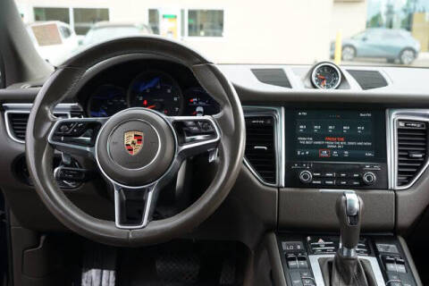 2017 Porsche Macan