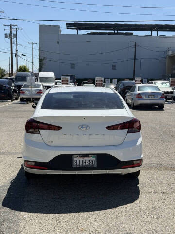 2019 Hyundai Elantra SE