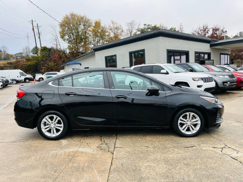 2019 Chevrolet Cruze LT photo 5