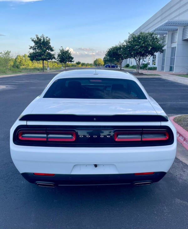 2018 Dodge Challenger SXT Plus