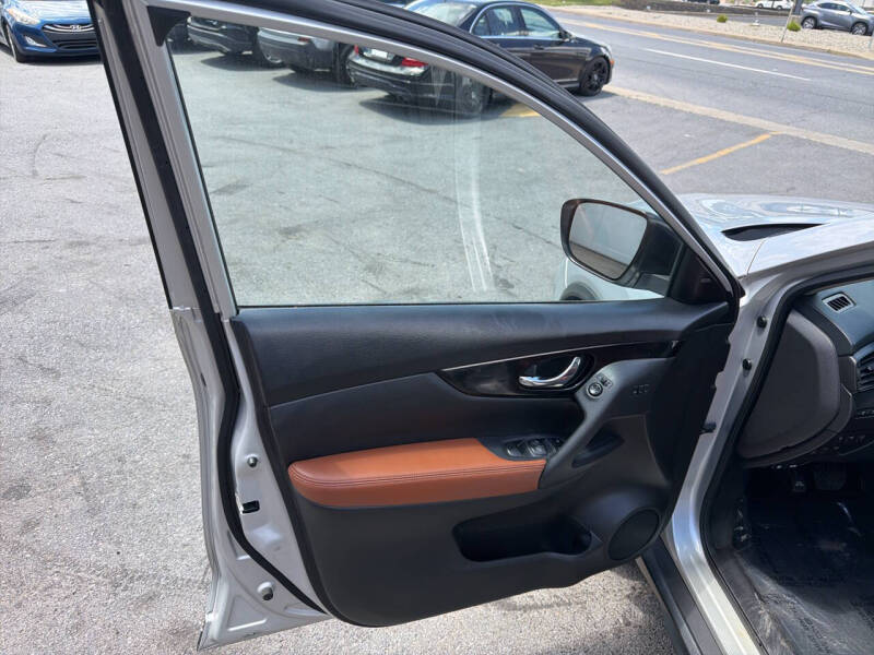 2017 Nissan Rogue SL