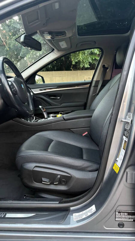 2015 BMW 5 Series 528i