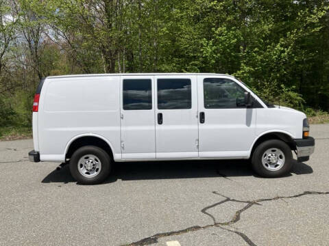 2022 Chevrolet Express 2500