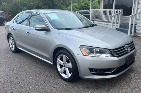 2013 Volkswagen Passat for sale at USA AUTO CENTER in Austin TX