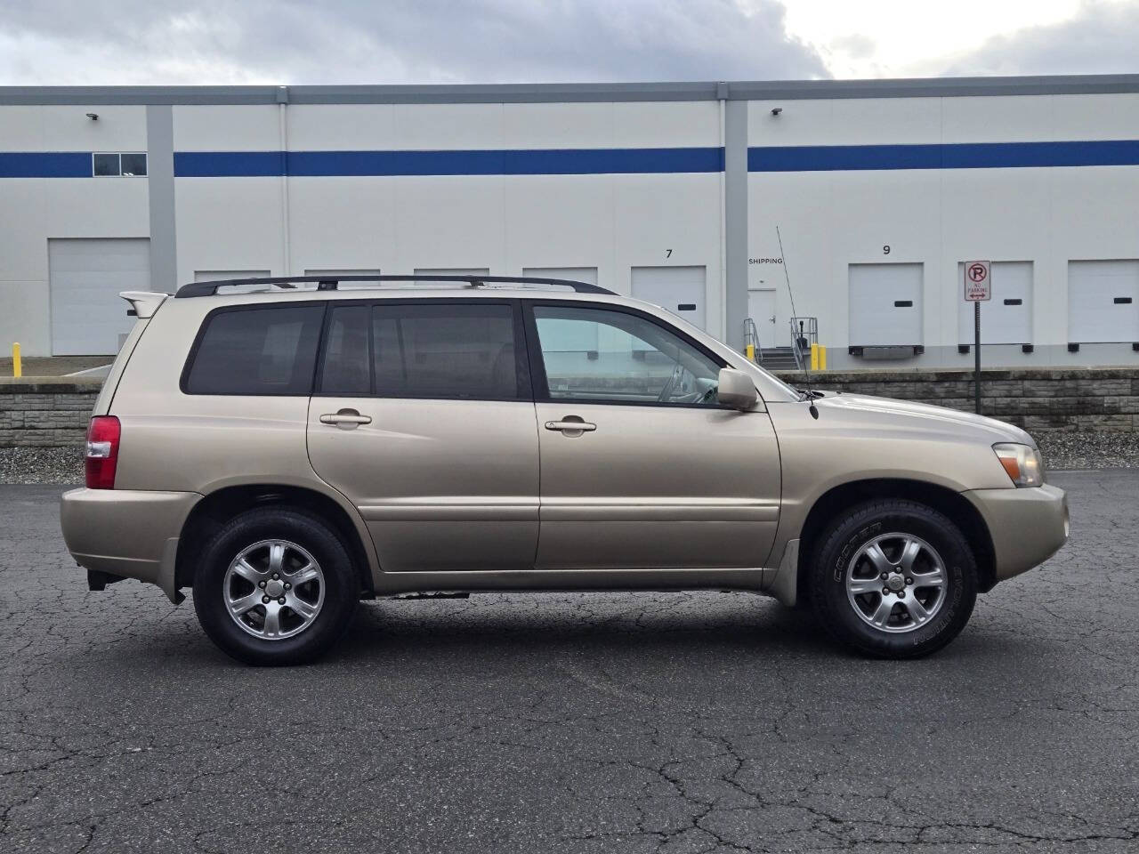 2007 Toyota Highlander for sale at Alpha Auto Sales in Auburn, WA