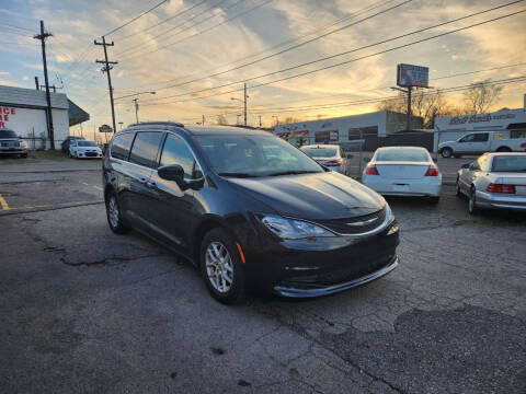 2021 Chrysler Voyager for sale at Green Ride Inc in Nashville TN