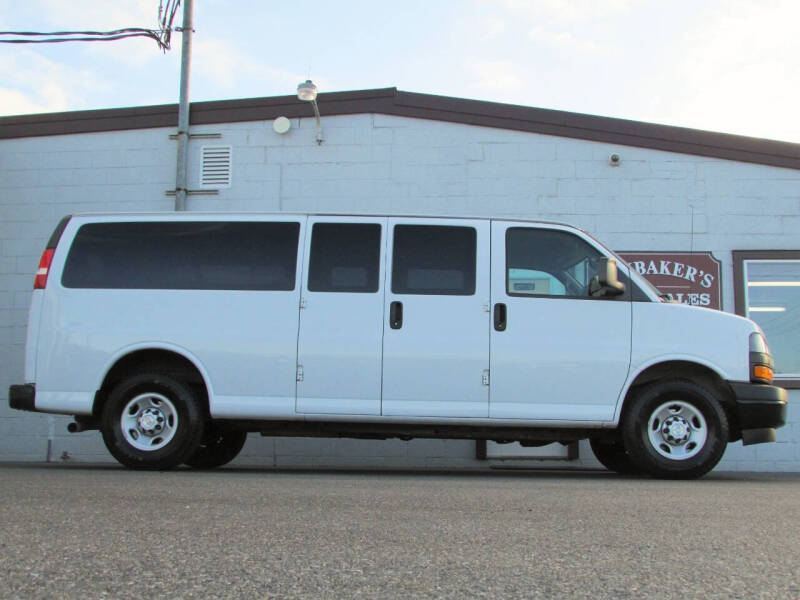 2019 Chevrolet Express Passenger LS's photo