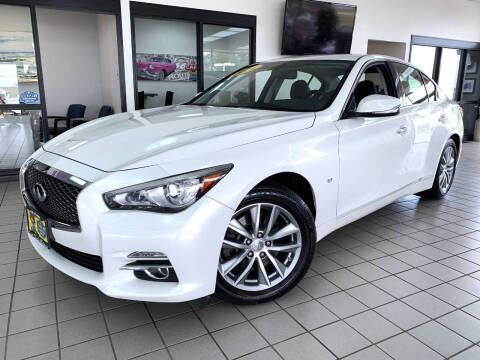 2014 Infiniti Q50 for sale at SAINT CHARLES MOTORCARS in Saint Charles IL