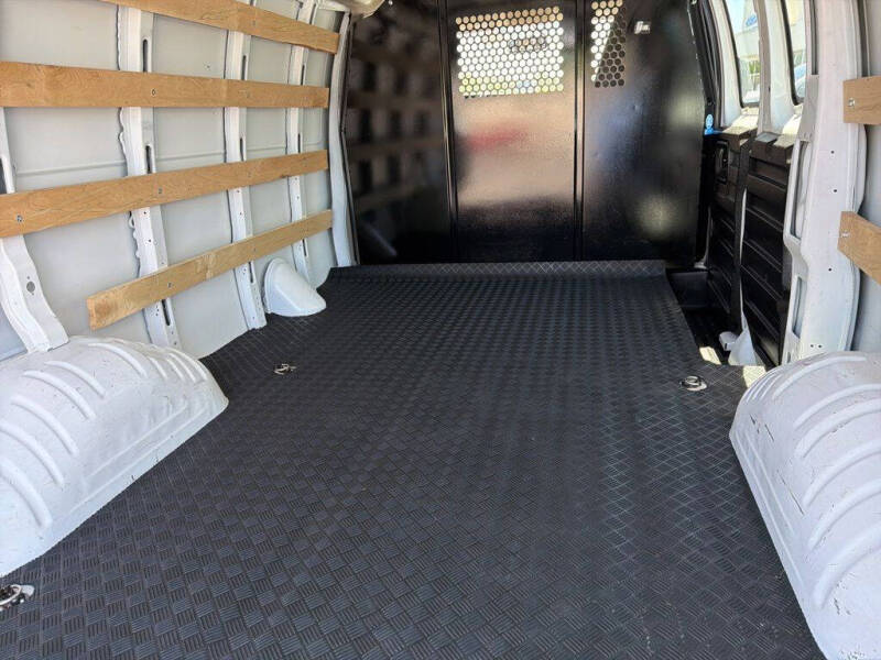 2024 GMC Savana 2500