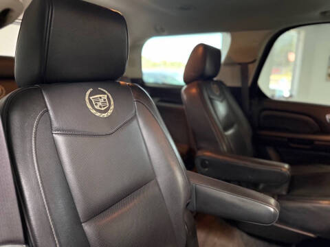 2013 Cadillac Escalade Platinum Edition