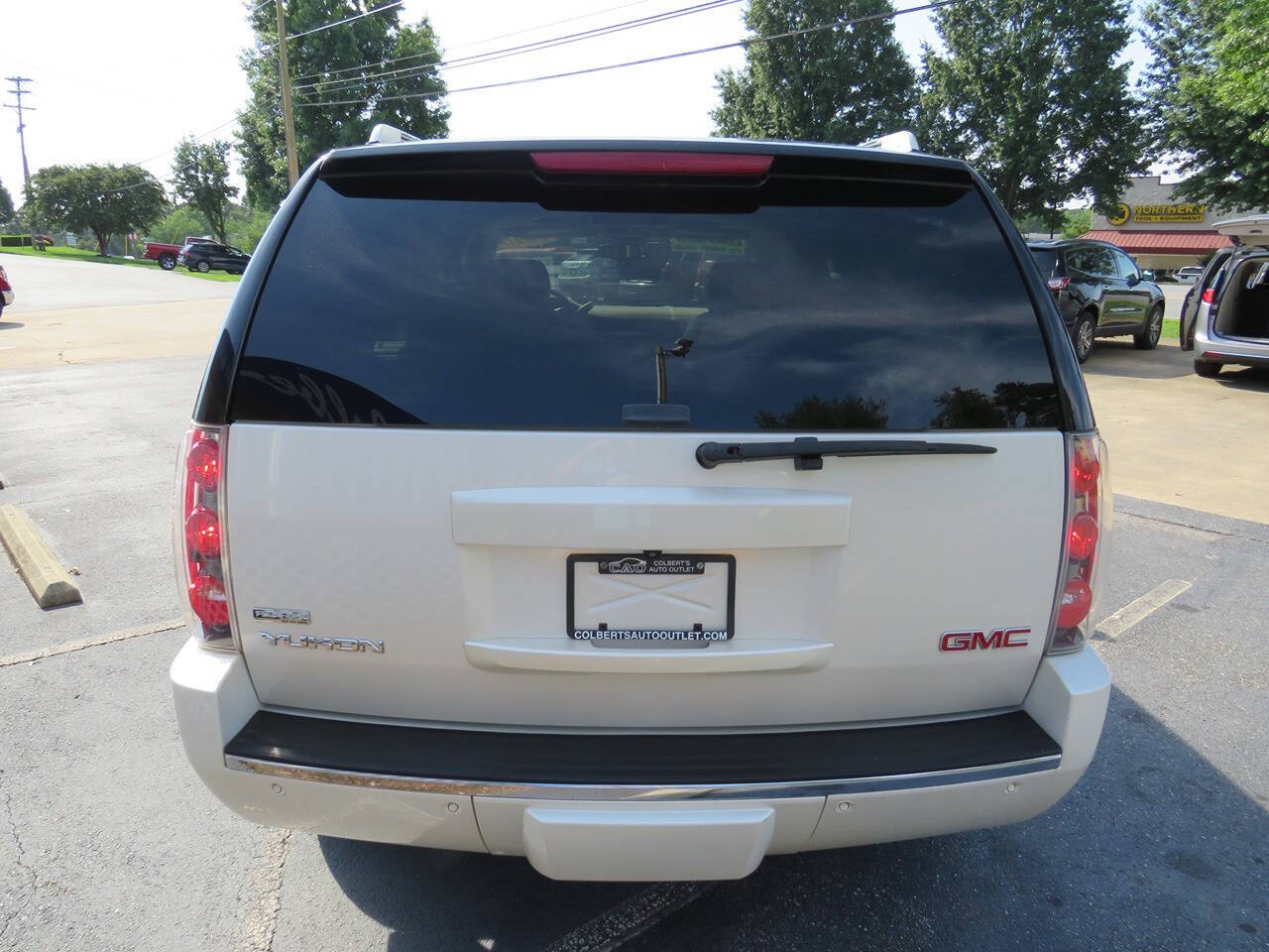 2010 GMC Yukon for sale at Colbert's Auto Outlet in Hickory, NC