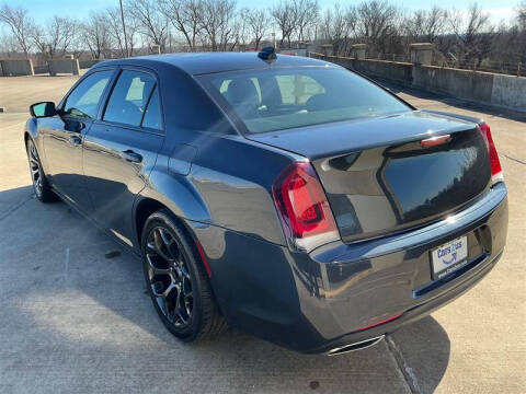 2018 Chrysler 300 S
