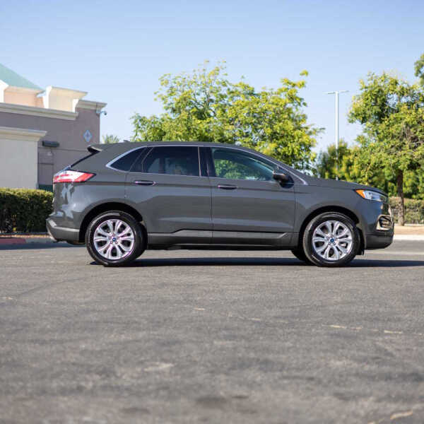 2021 Ford Edge Titanium