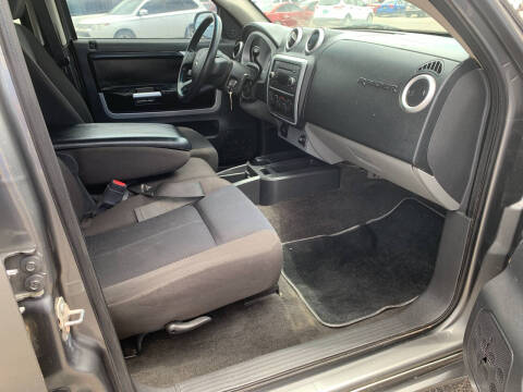 2008 Mitsubishi Raider LS