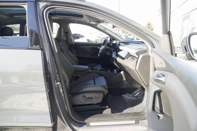 2025 Audi Q6 e-tron quattro Premium Plus