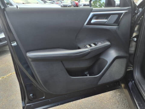 2024 Mitsubishi Outlander ES