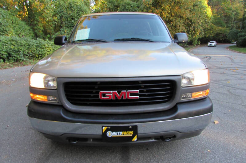 2000 GMC Sierra SL photo 9