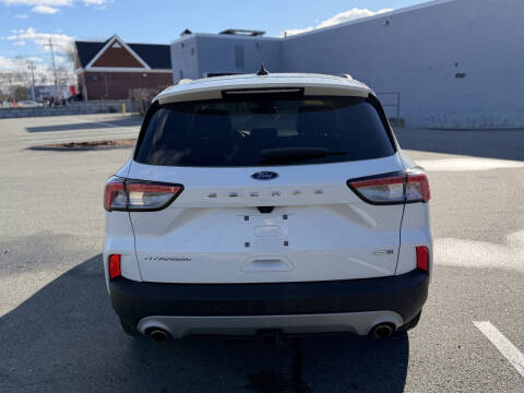 2020 Ford Escape Titanium