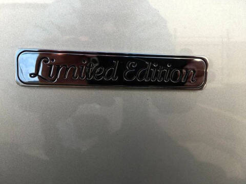 2005 Dodge Magnum SE