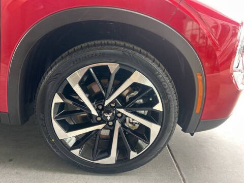 2023 Mitsubishi Outlander PHEV SE