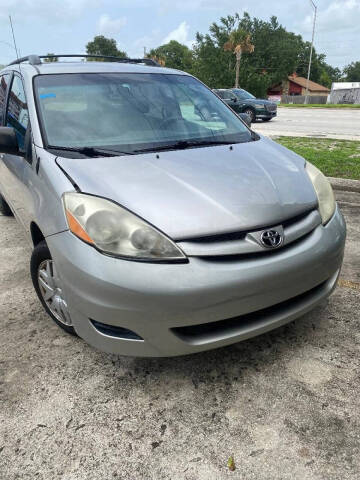 2010 Toyota Sienna LE 7-Passenger