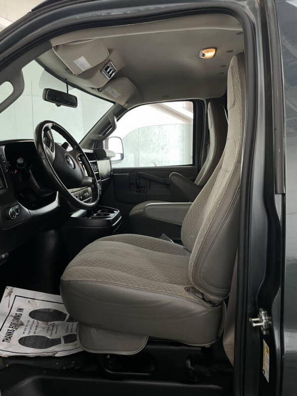 2017 Chevrolet Express LT 3500