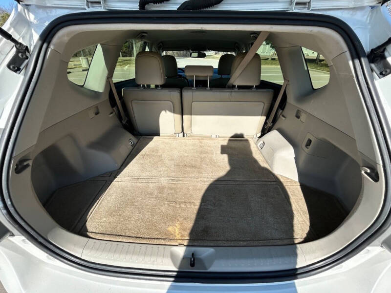 2013 Toyota Prius v Two