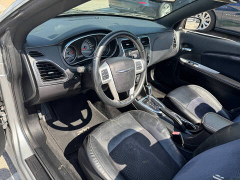 2013 Chrysler 200 S