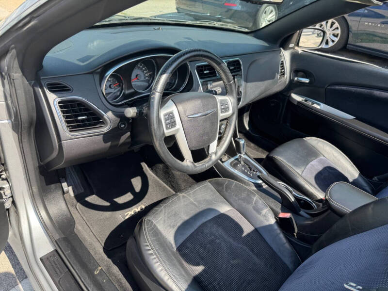 2013 Chrysler 200 S
