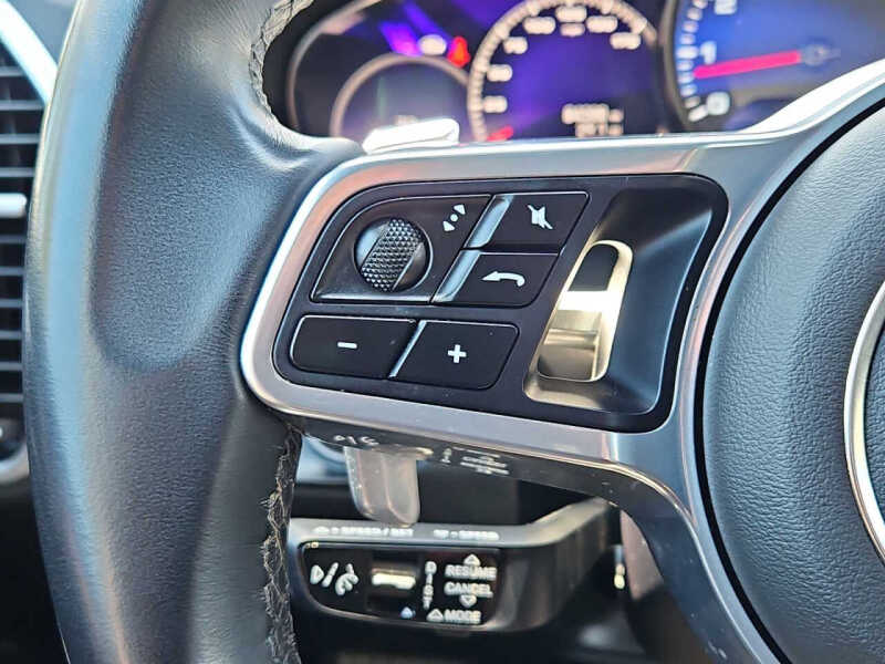 2022 Porsche Cayenne Platinum Edition